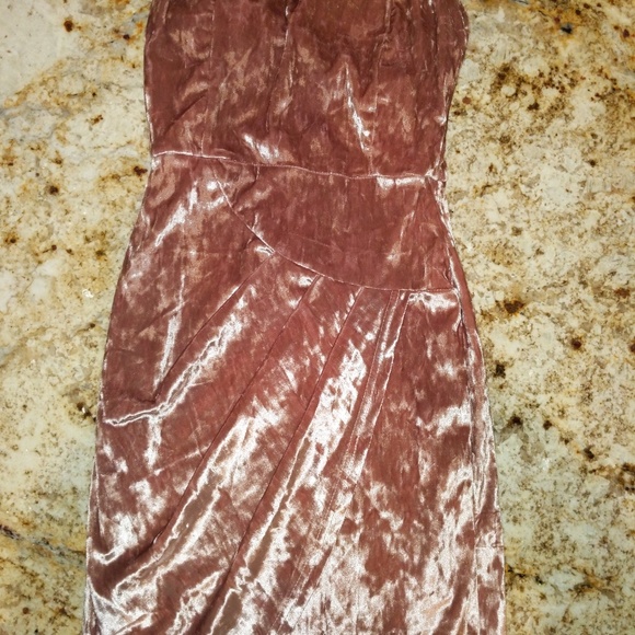 Pink velvet dress - Picture 3 of 3